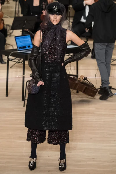Look 77